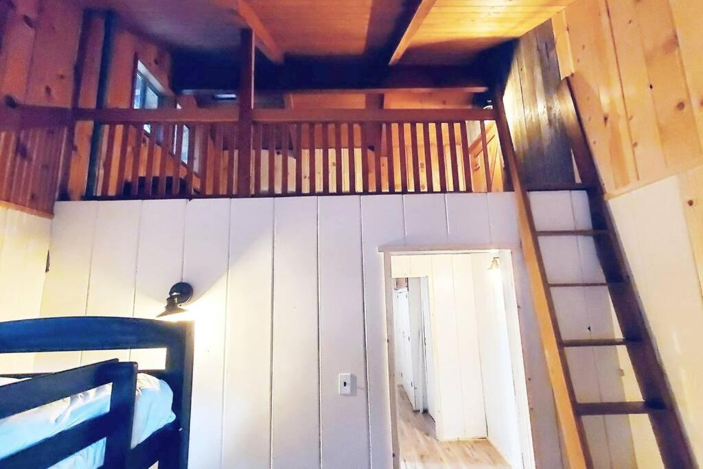 Holiday home Redwood Retreat, Mountains, Adventure And Nature